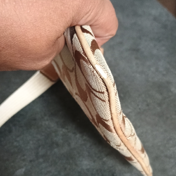 Coach Beige/Tan Signature Canvas Crossbody - Picture 5 of 6